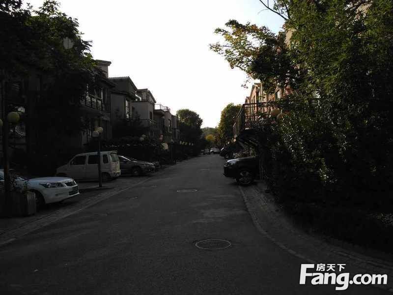 居间服务费1.5% 中海安德鲁斯庄园 南北向中层