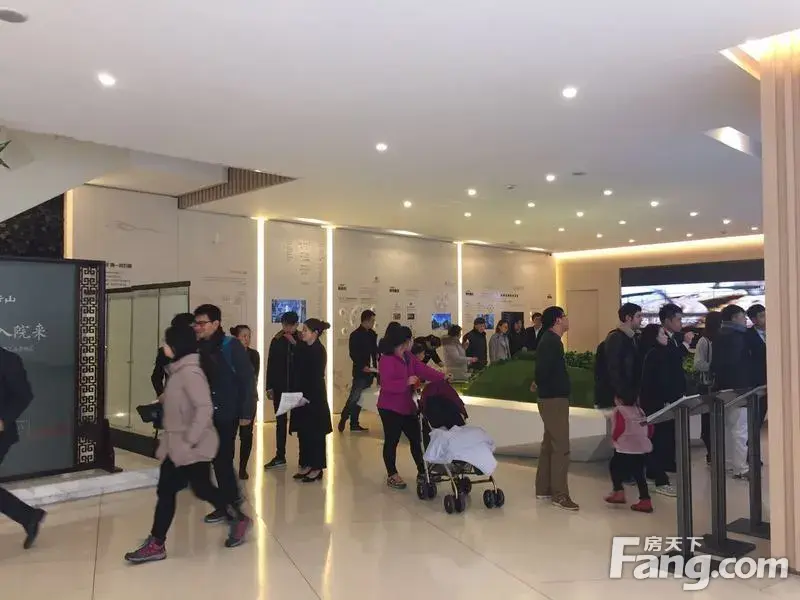 侽Ʒ