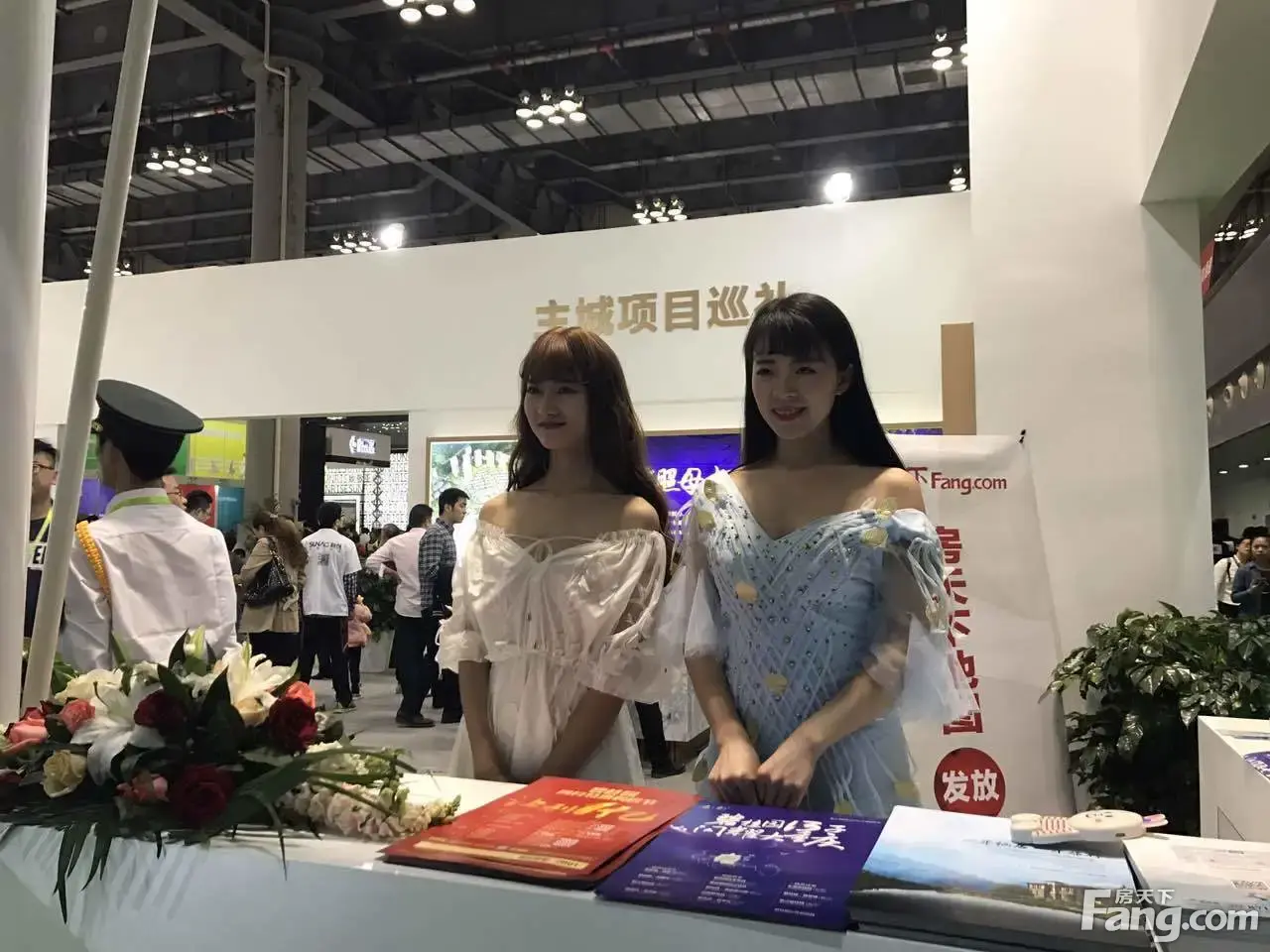 【站长打探春交会】现场除了人还是人!一起来感受满是购房者的房交会 【站长打探春交会】现场除了人还是人!一起来感受满是购房者的房交会