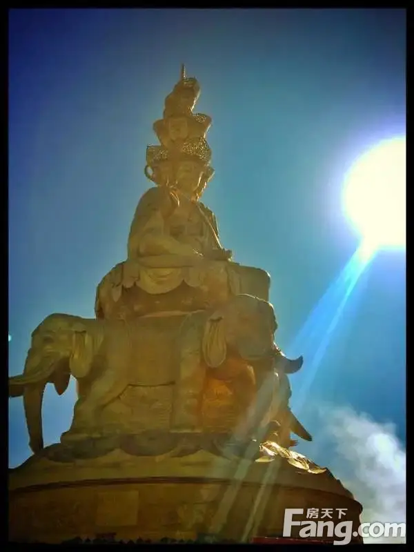 一个4900亩占地的楼盘,需要哪些配套才能配上它的身份