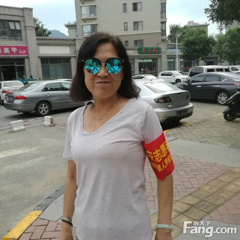 为了社区安定和谐,西山林语社区志愿巡逻.