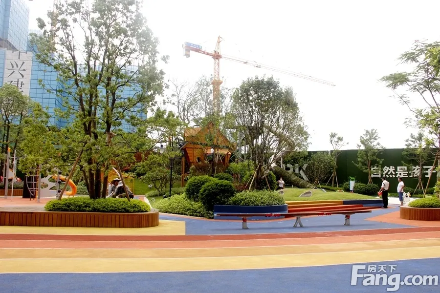 万科公园里3室2厅2卫南朝向1500.00元/月出租