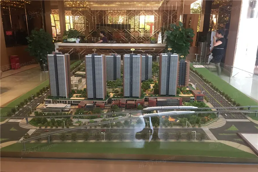 中国摩商铺项目沙盘实景图