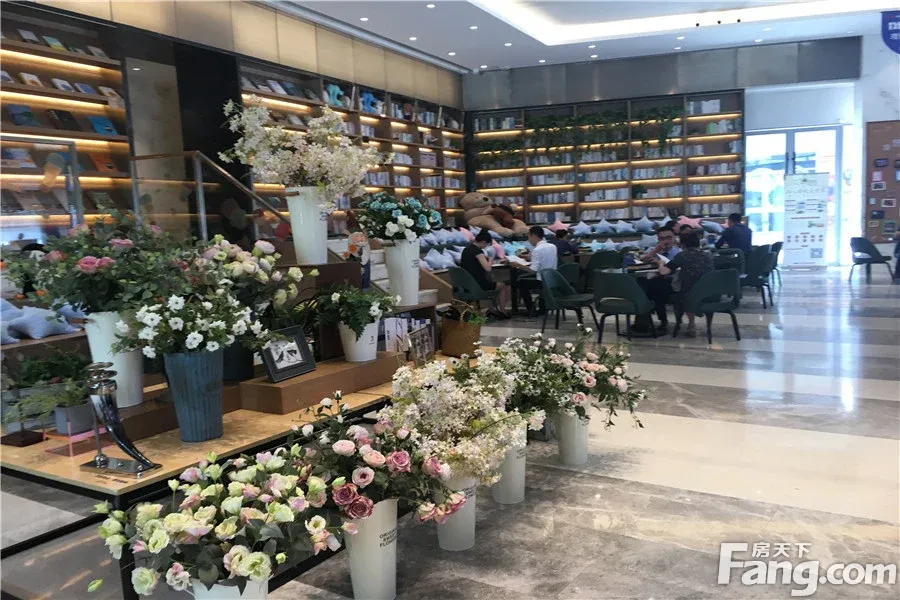 万科理想城3室1厅2卫西北朝向2300.00元/月出租