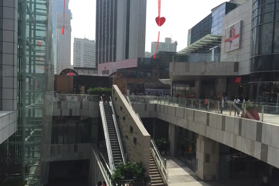 恒邦壹峯周边-华强北九方购物中心