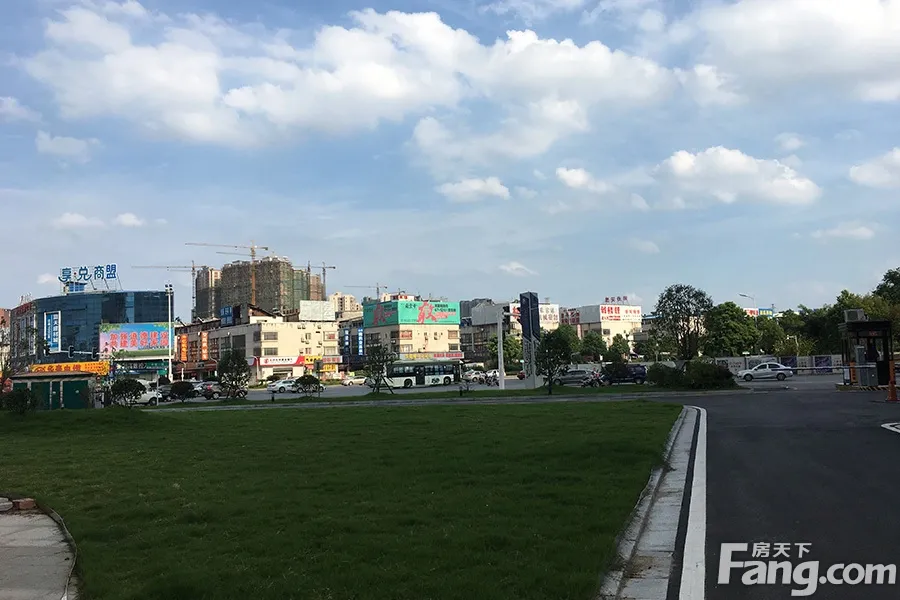 高升时代广场3室1厅2卫东南朝向2400.00元/月出租