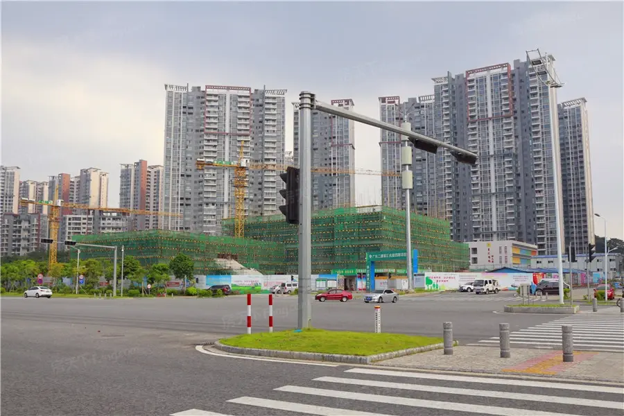越秀星汇名庭四期商业施工 现建至约2-3层高-江门新房网-房天下