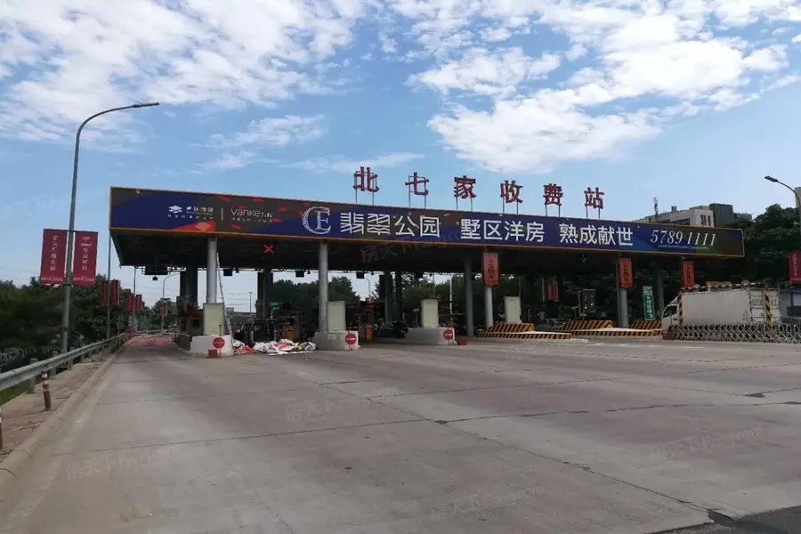 翡翠公园周边配套 