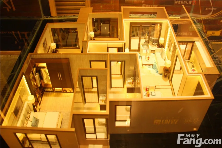 朗基御香4室1厅2卫东南朝向3000.00元/月出租