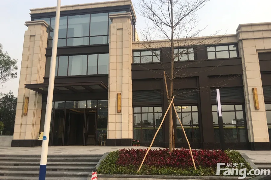 中海联睿品3室2厅2卫南朝向2300.00元/月出租