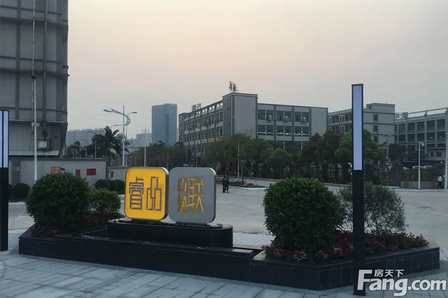 中海联睿品3室2厅2卫北朝向2800.00元/月出租