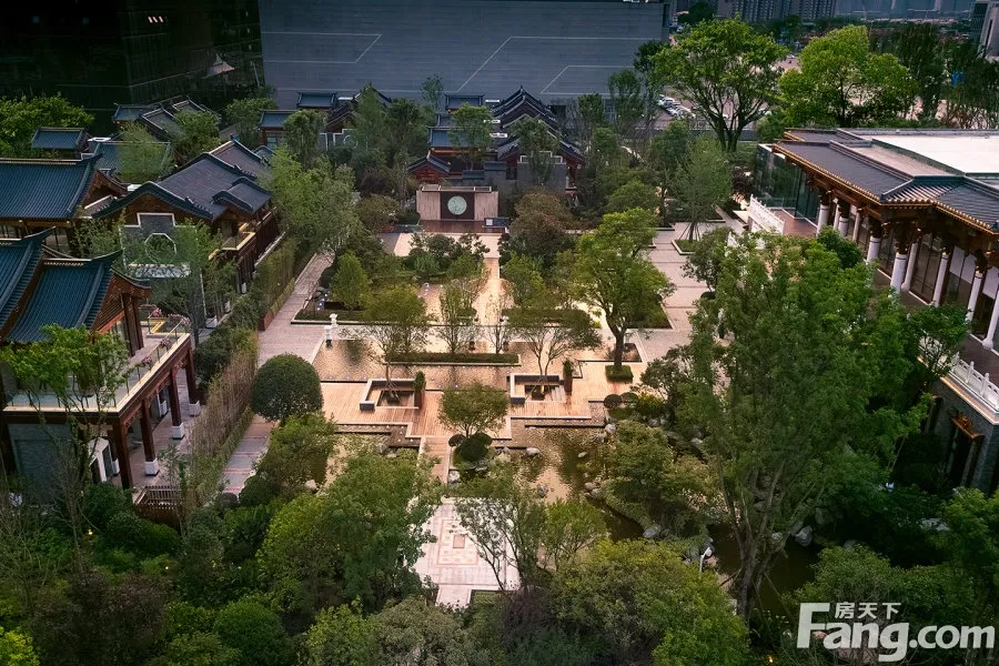 麓府3室2厅1卫南朝向2200.00元/月出租