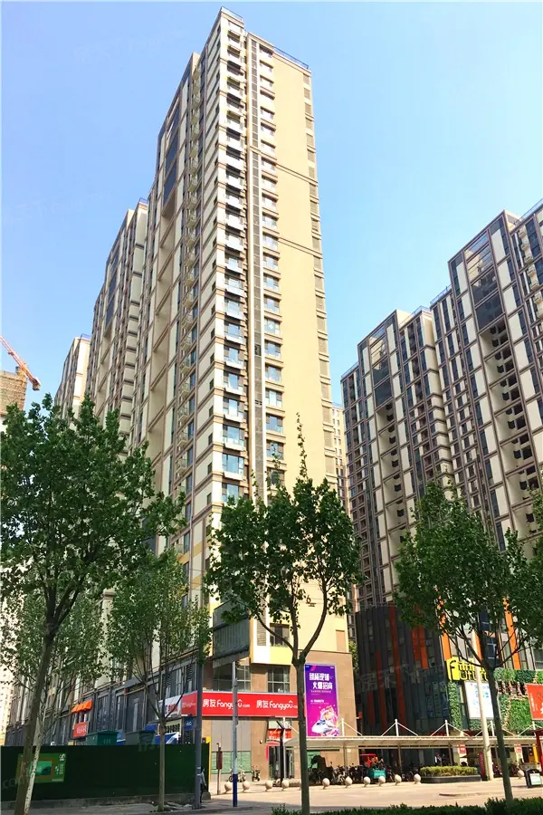 济南世茂天城在建工地实景图