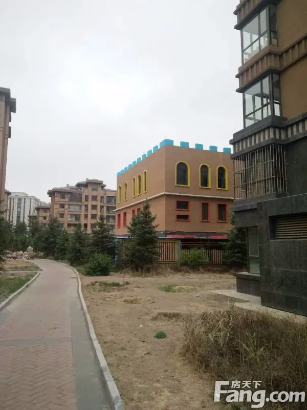 东方维也纳3室2厅2卫南北朝向3200.00元/月出租