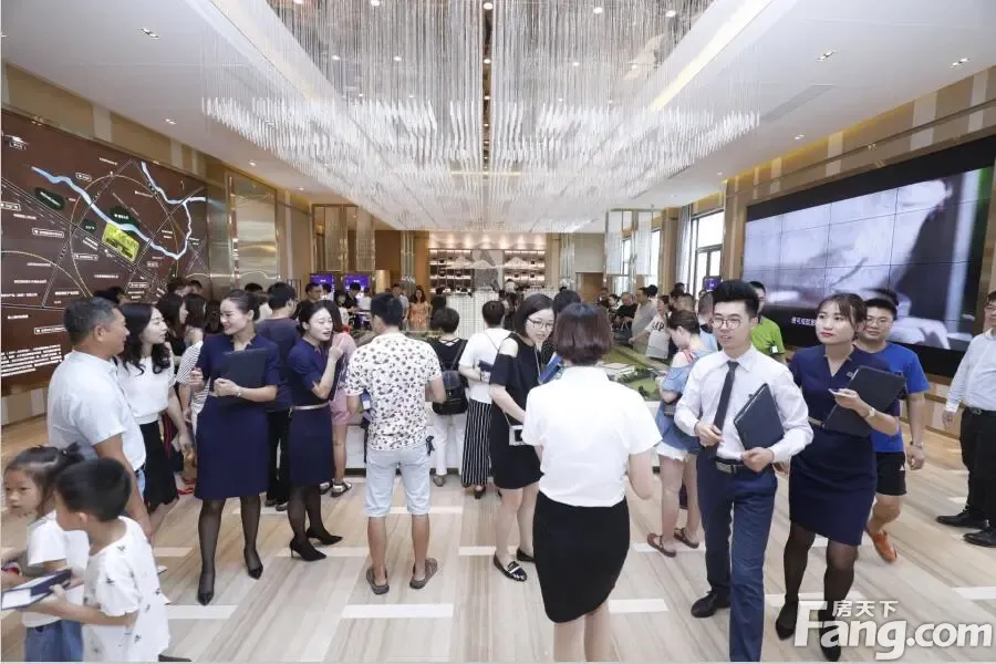 领地金科蘭台府4室2厅2卫东南朝向3500.00元/月出租