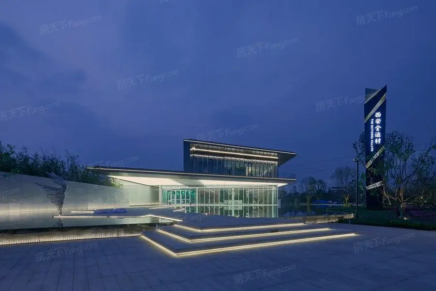 实景图:售楼部夜景