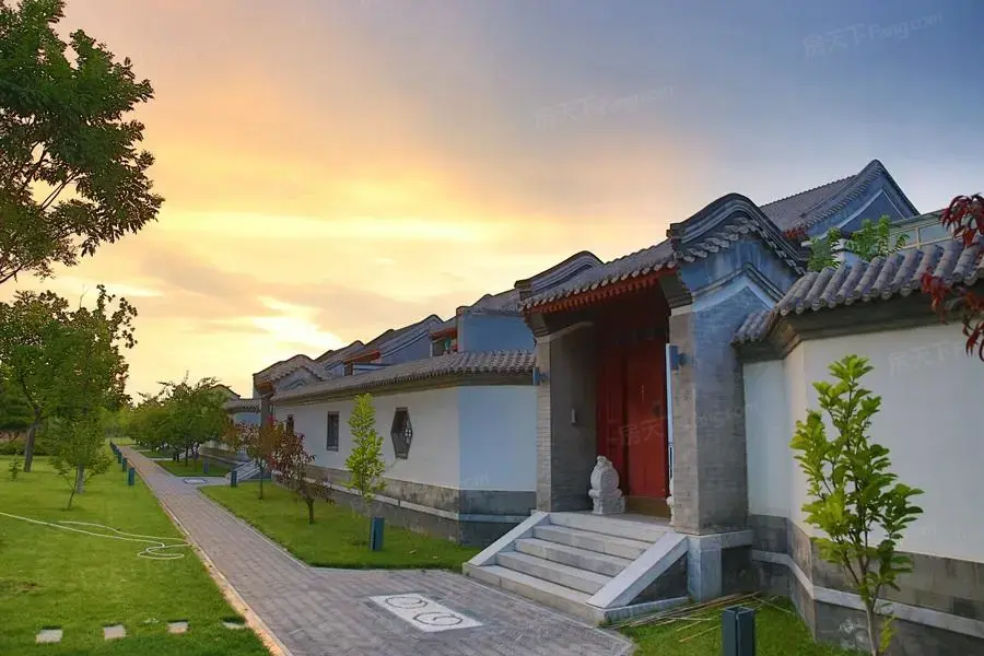观唐云鼎双拼别墅在售户型300平左右