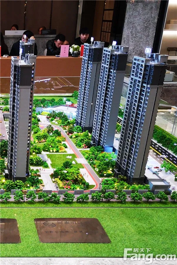 新旅明樾湾3室2厅2卫西南朝向1600.00元/月出租