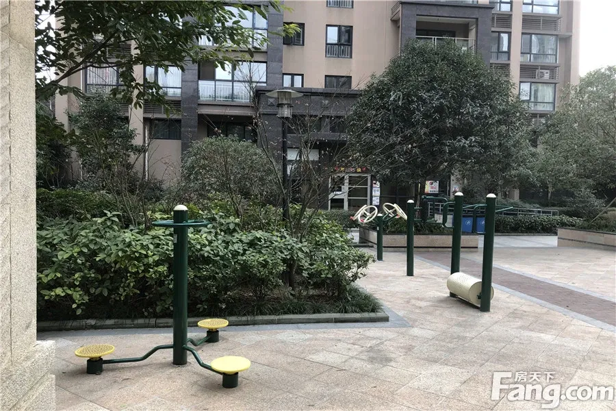 金科中心1室东朝向1700.00元/月出租