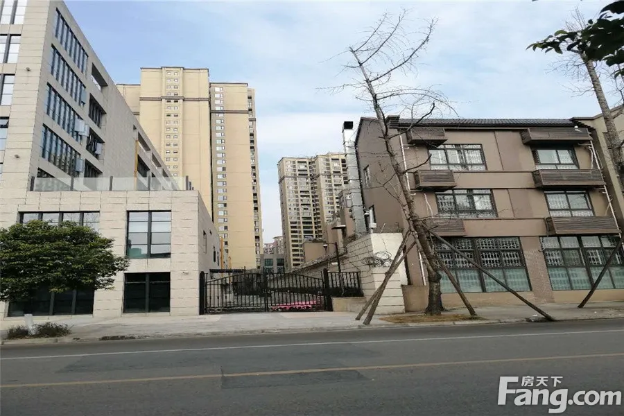 人居天府汇城3室2厅1卫东西南朝向5000.00元/月出租