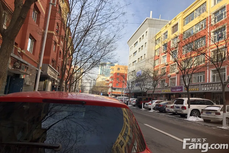 和德龙都小区2室2厅1卫南北朝向1700.00元/月出租