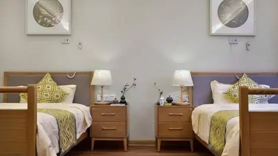 双人床样板间1
