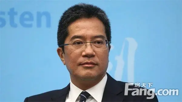 香港房产信息:发展局黄伟纶:活化工厦并非让工厦劏房合法化