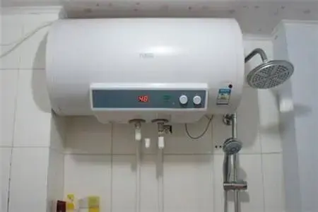 3,使用电热水器时,当打开水阀而没有出水时,要立即断开电源,防止因