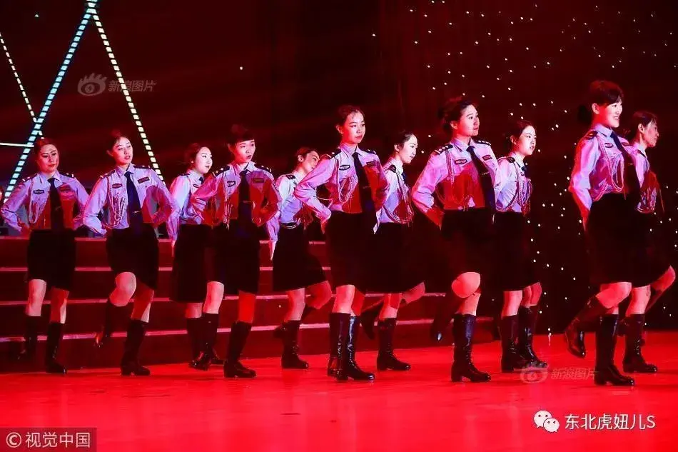 吉林省女子监狱文艺汇演 警花与服刑人员同台走秀