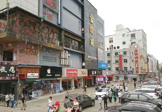 观澜富士康这边繁华的万悦城，它为什么被称为的购物狂欢地呢？