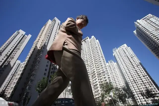 这个县经济总量可比肩一个省,炒房客涌入,豪掷千万只为摇号买房