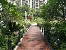 中高层朝东南,户型方正,装修漂亮!保养好