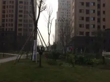 精装三房,带产权车位,住家安静,看起可谈