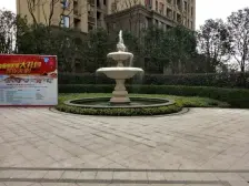 融创凡尔赛 看湖联排端头 花园300平