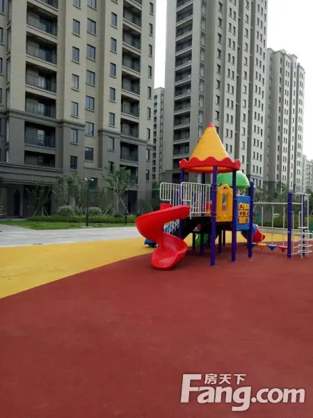 盛世华庭114.5平方15楼白坯房东急抛100万,宁