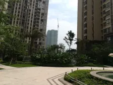 融创精装修住家两房 楼下就是轨道 朝南采光视野好