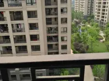 高新区 隆鑫花漾汇 花园洋房 二梯六户 大三室 大阳台