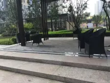 朝小区中庭,采光好,业主安心出售,给人以温馨之感。