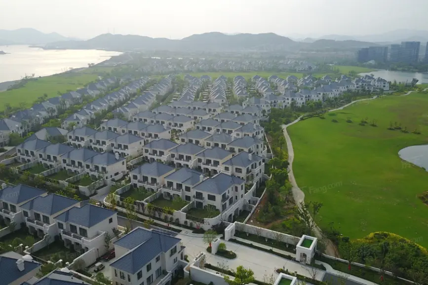 长峙岛·翡翠苑航拍实景图-舟山房天下