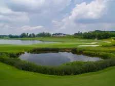 广佛新世界凯璟湾别墅,带钱后花园地下室免费停车