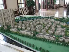 房子朝南东边套采光好,楼层好 小区环境优美。