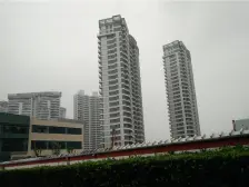 南北通,板式房,栋距开阔,人车分流,人群素质高
