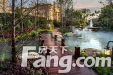 这套正看龙湖公园、环境优美三面采光,业主诚意卖