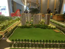 万达旁商圈里,联排别墅花园,生活方便配套齐全