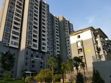 伟梦东方院昭阁庭 南北通透,采光好 装修好,环镜优美 中间楼层