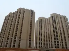 青国青城 .一楼带下越.下越门头正对小区广场(有园)