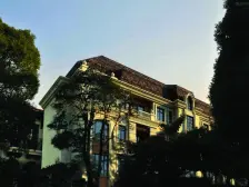 洋房一楼下越带园子 清水未住随意装修 实得三层