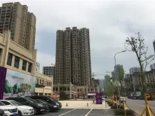 蔡家地铁站装修两房 业主诚心出售 装修保持得很好