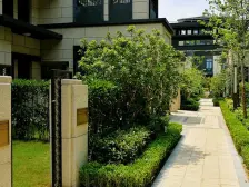 精装别墅有电梯 三复四+阁楼露台南面采光好