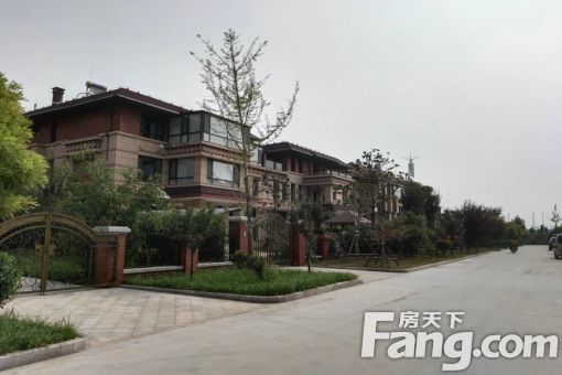 中德福鹏花园别墅3室2厅1卫南北朝向1800.00元/月出租